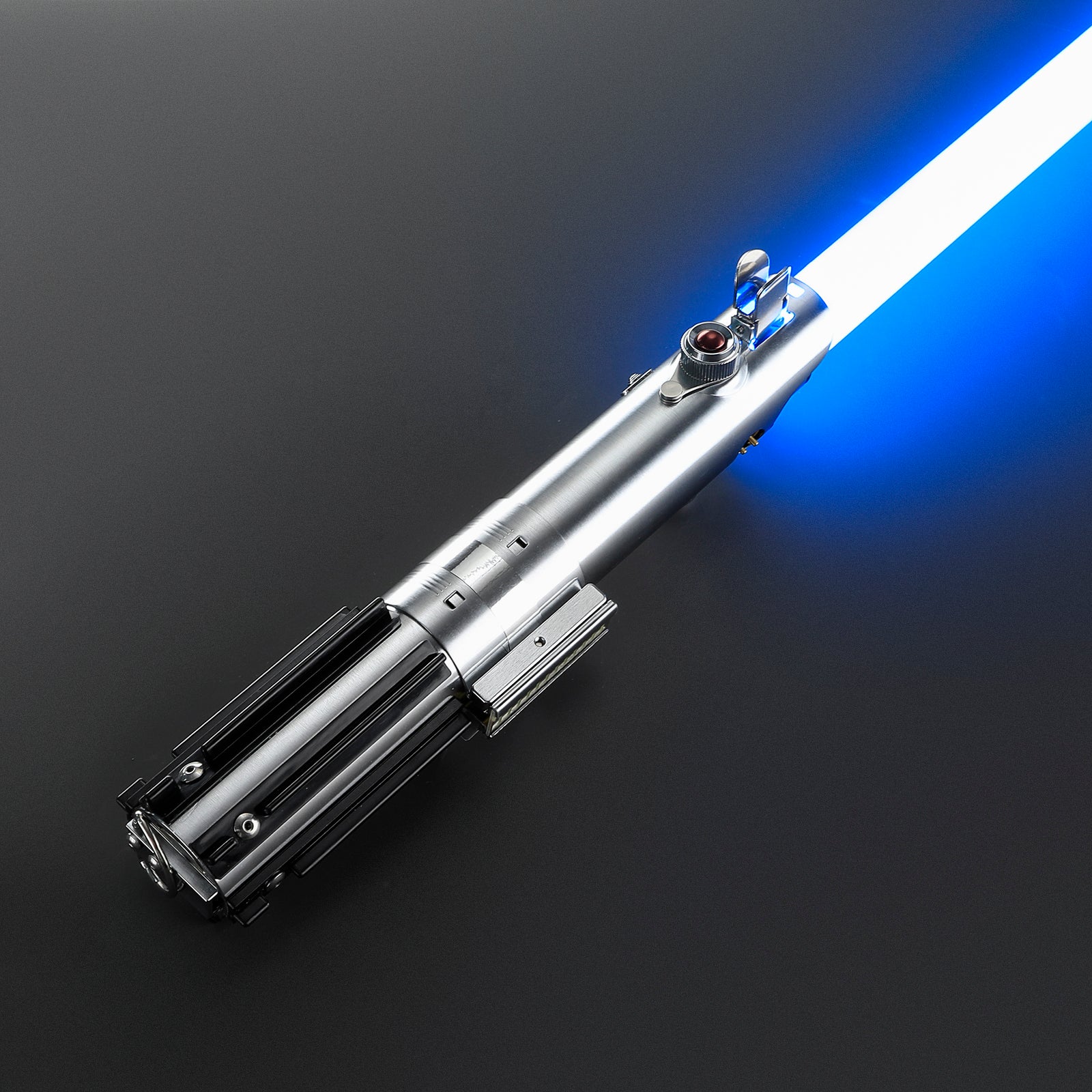 The Son Lichtschwert in Silber – detailreiches Premium-Modell mit blauer Klinge