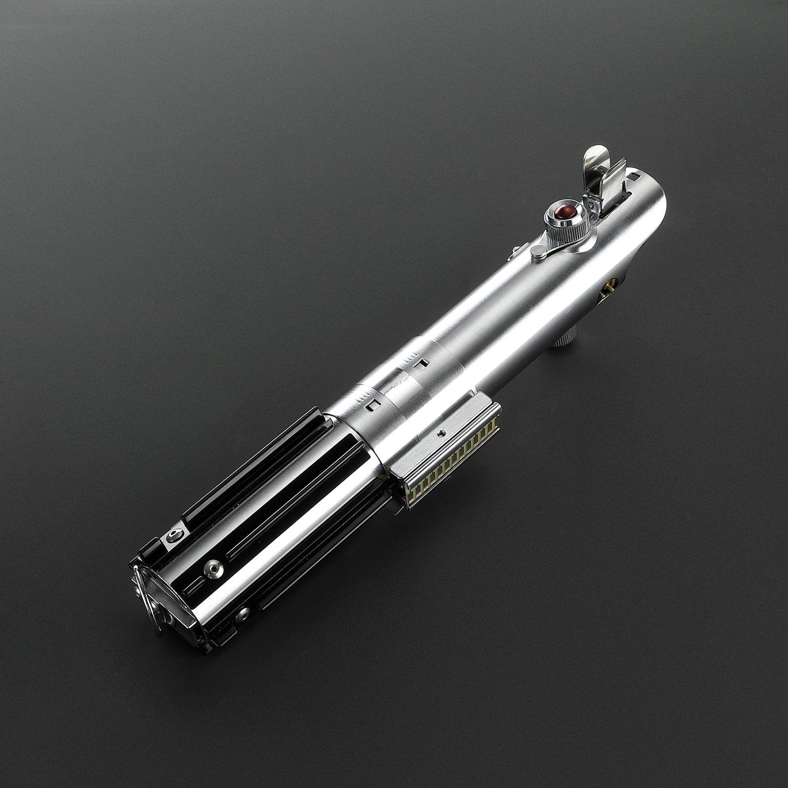 Das Son Lichtschwert – detaillierter silberner Griff aus Aluminium, Premium-Design