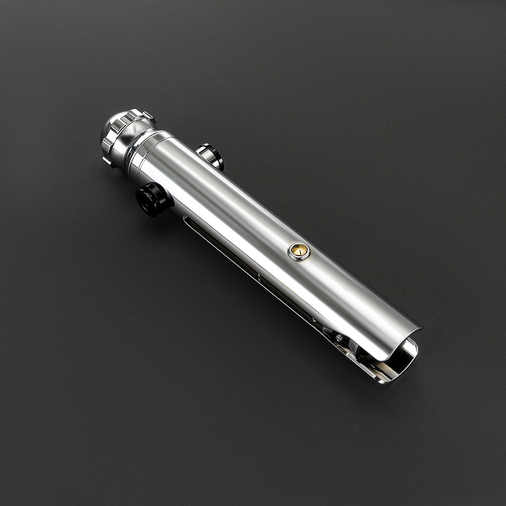 Snips - Nebenhand Lichtschwert in Silber – glänzendes Hilt mit goldenem Knopf und schwarzem Akzent
