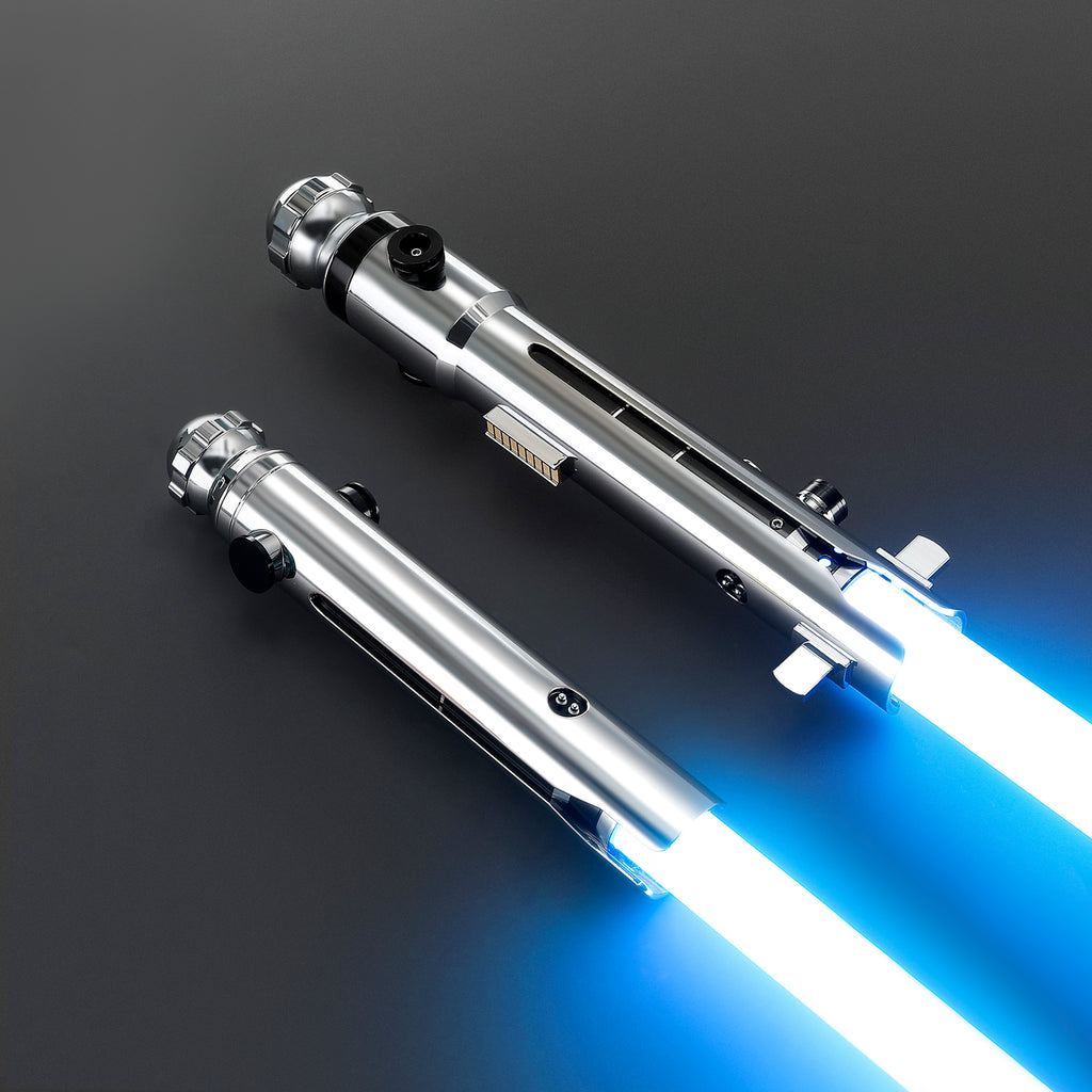 Snips Set Lichtschwerter in Silber – zwei duellfähige Premium-Modelle mit blauer Klinge