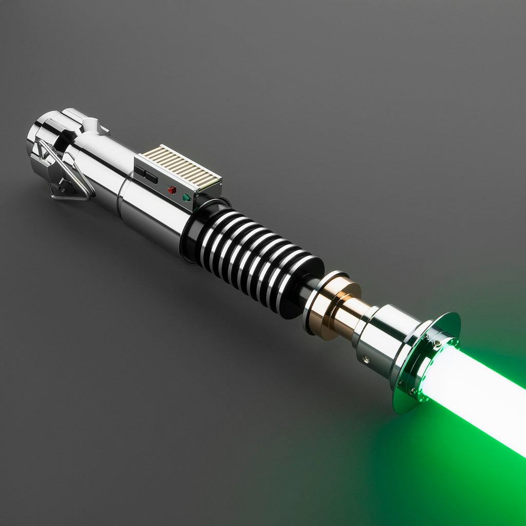 Hero V2 Lichtschwert in Chrom und Schwarz mit grün leuchtender Klinge – Premium-Design