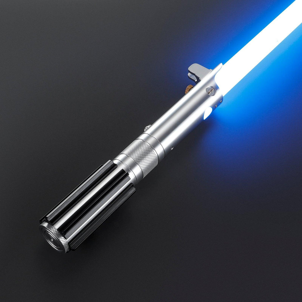 The Chosen Lichtschwert in Silber mit leuchtend blauer Klinge – duellfähiges Premium-Modell