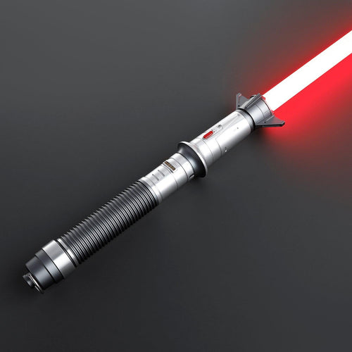 Crusader Lichtschwert mit roter Klinge – silberner Griff, gerilltes Design, duellfähig