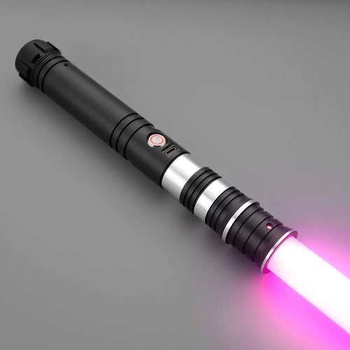 C035 Lichtschwert in Schwarz – geradliniges Design mit kurzem Griff und pinker Klinge