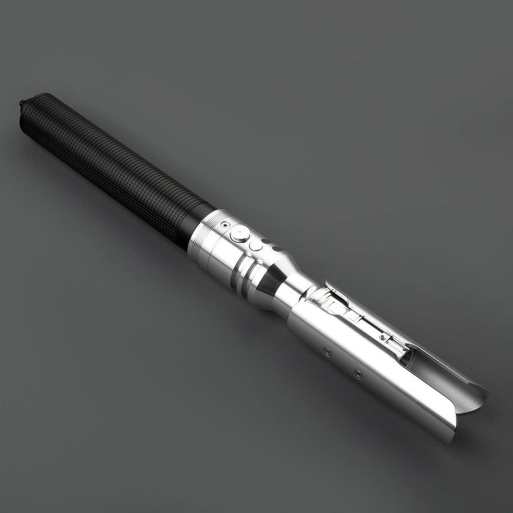Fallen Variante 1 Lichtschwert in Silber und Schwarz – Premium-Hilt mit geriffeltem Griff