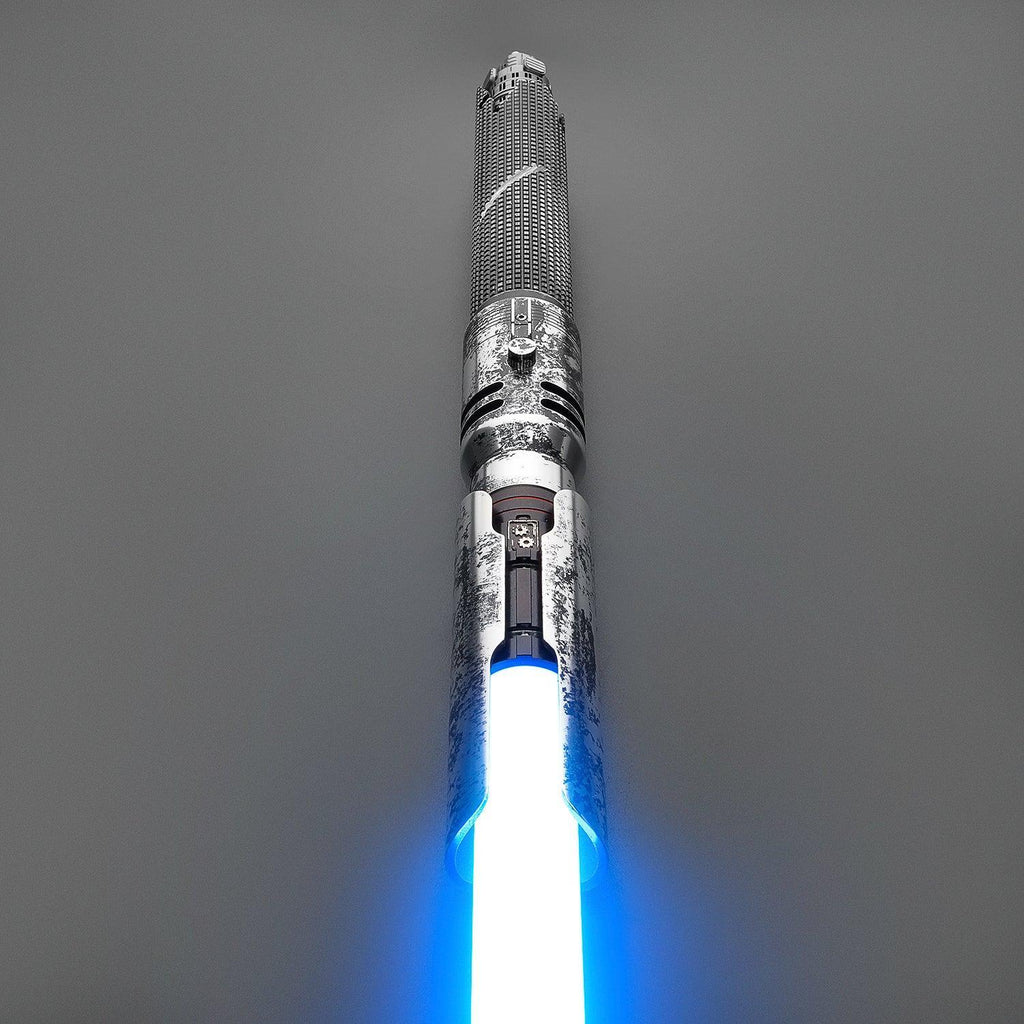 Fallen - verwittert Lichtschwert mit abgenutztem Silber-Hilt und leuchtend blauer Klinge
