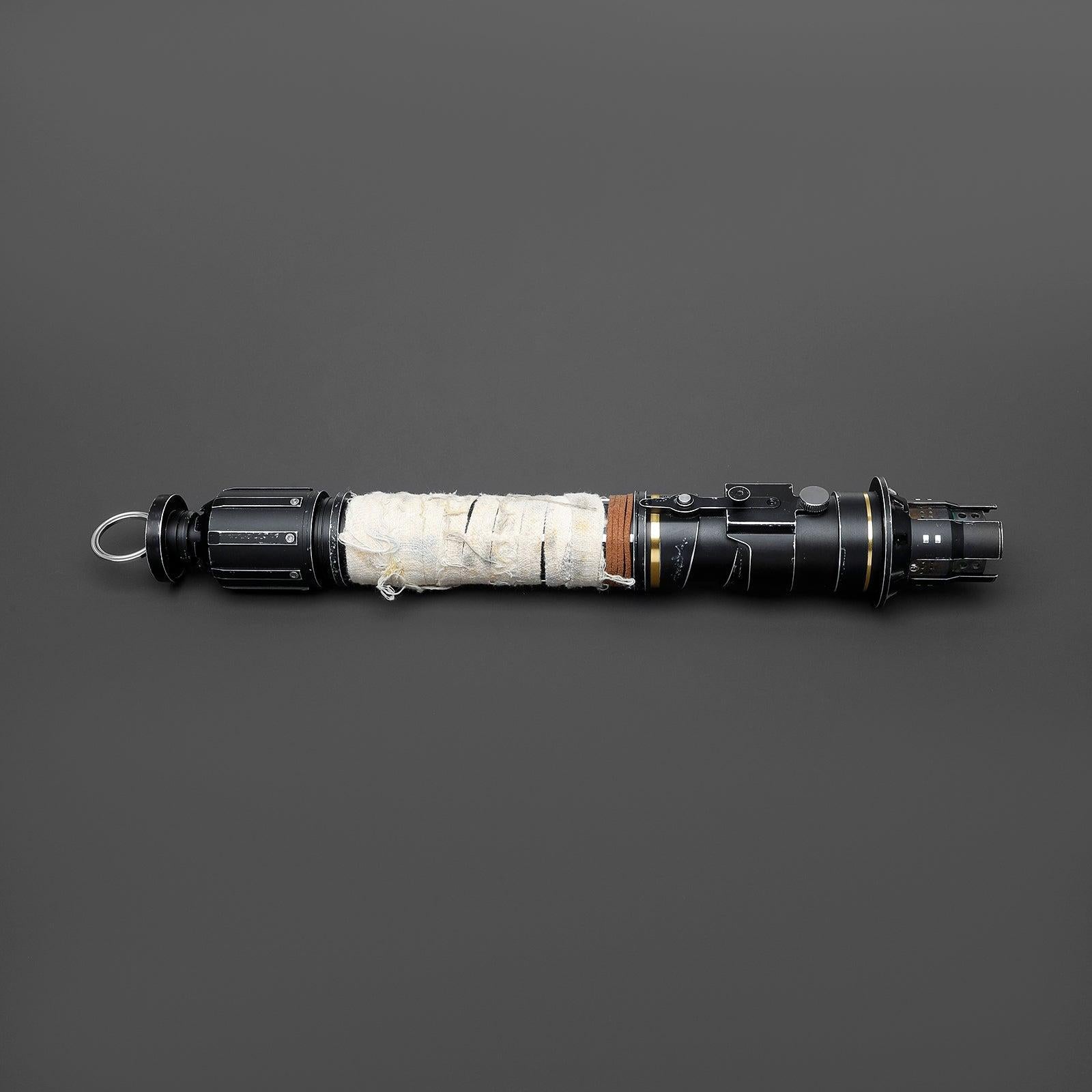 The Mentor Lichtschwert – schwarzer Griff mit Stoffwicklung, authentisches Premium-Design