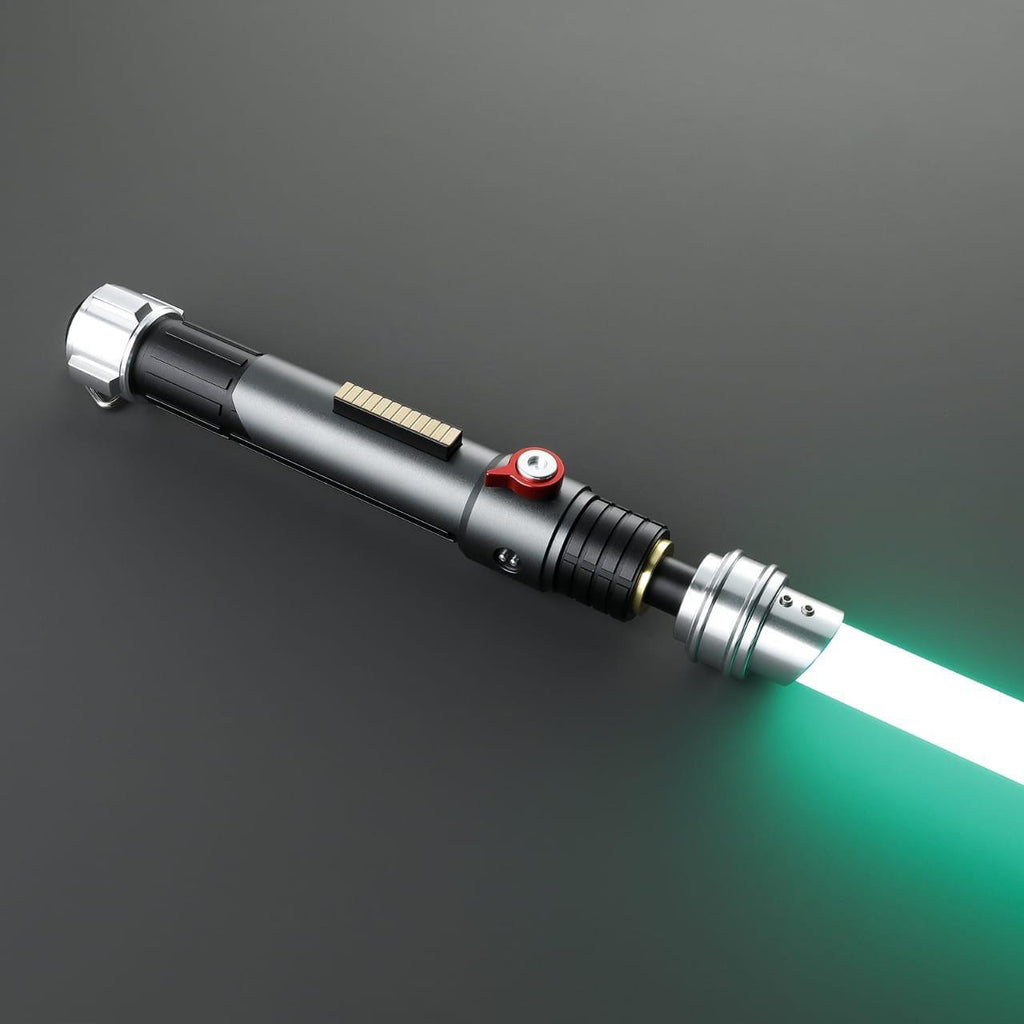 Wayfinder Lichtschwert in Grau-Schwarz mit silbernen Akzenten und leuchtend grüner Klinge