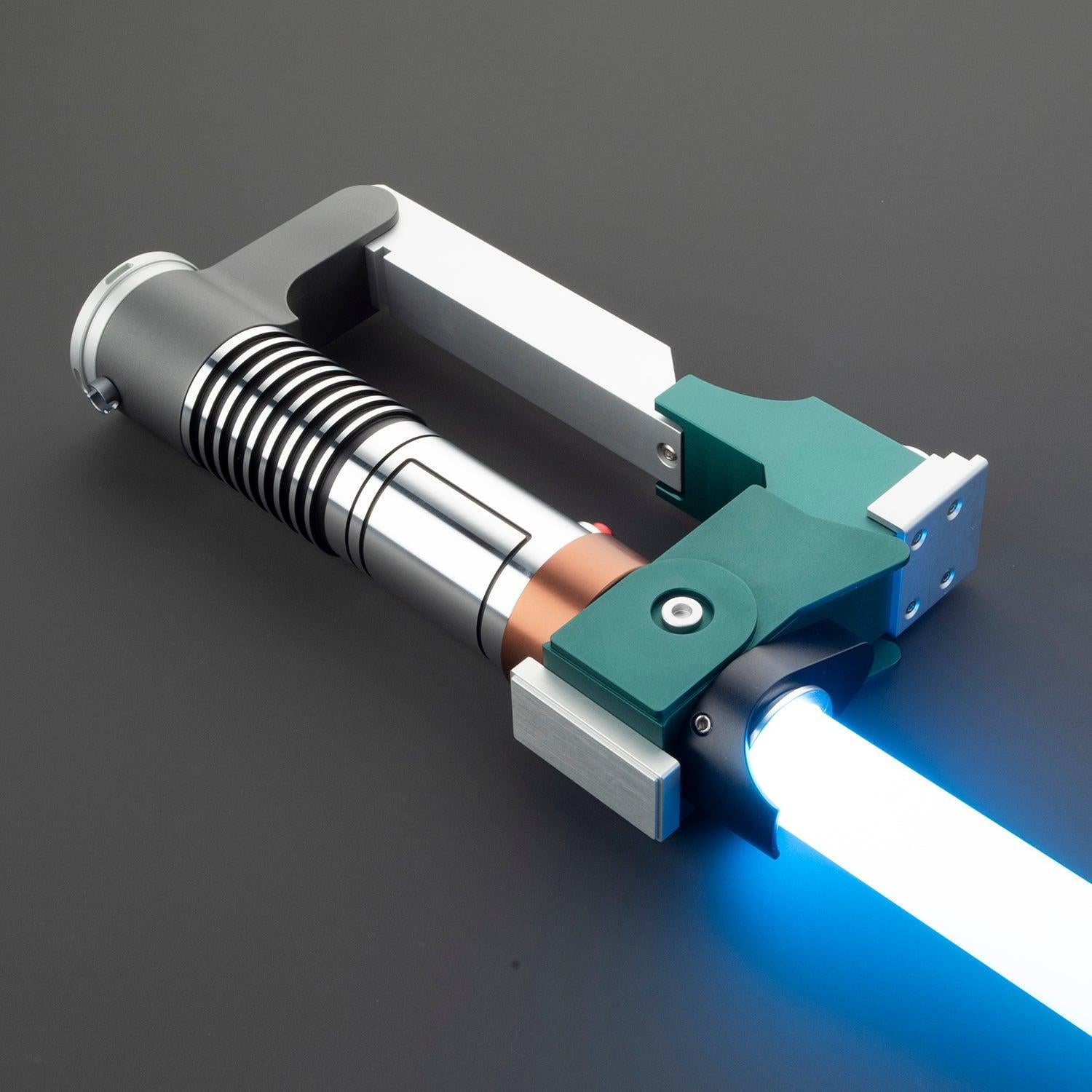 The Hybrid Lichtschwert in Silber und Grün – einzigartiges Blaster-Design