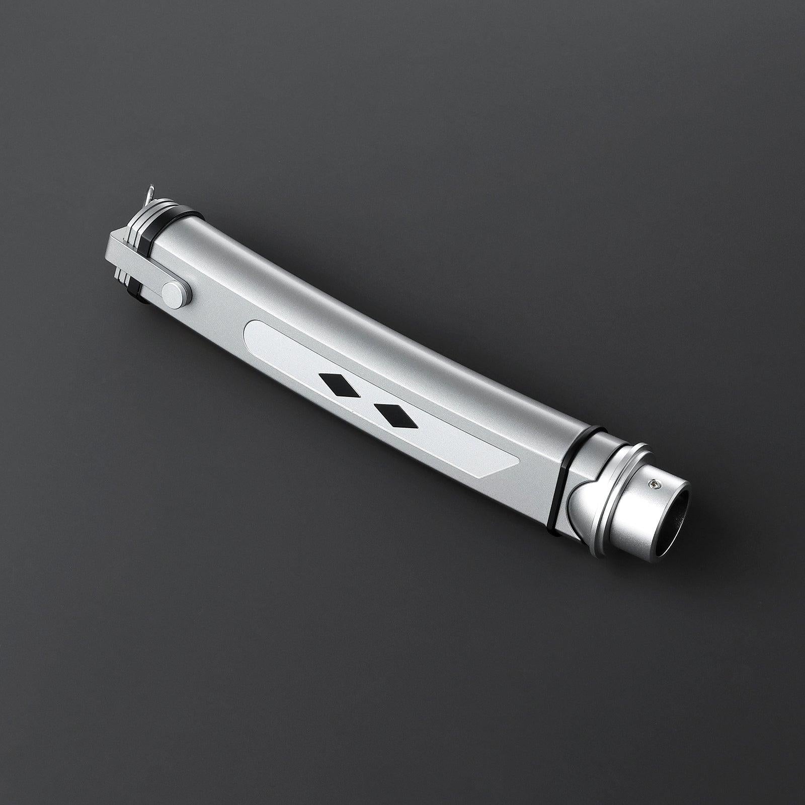 Fulcrum - Nebenhand Lichtschwert in Silber – schlanker Griff mit schwarzen Akzenten