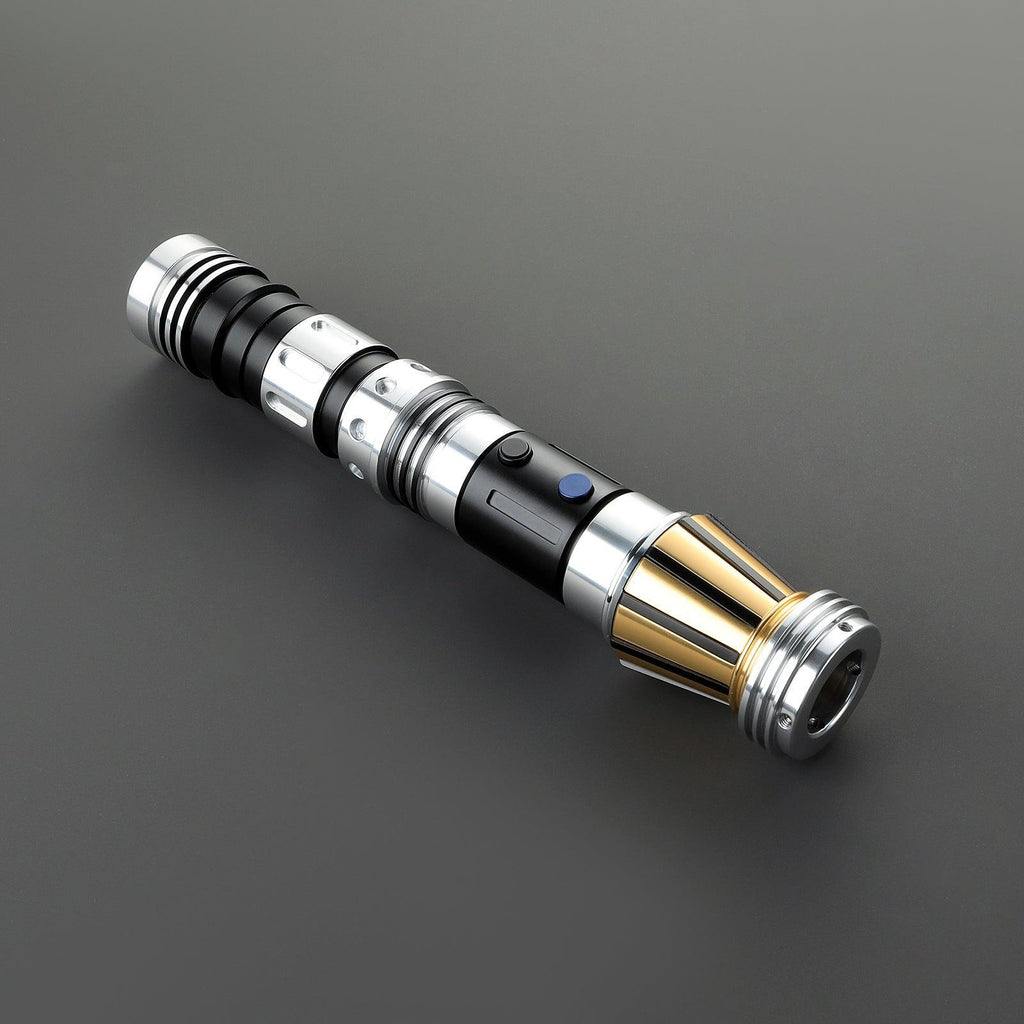 Lehrling Trainingsschwert – silber-schwarzes Lichtschwert mit goldenem Emitter und blauem Knopf