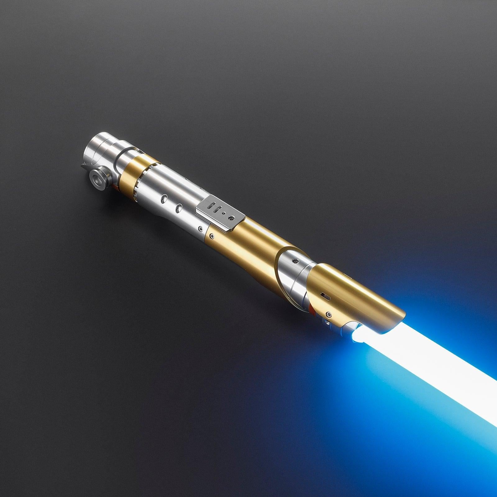 The Pirate Lichtschwert in Gold und Silber – duellfähiges Premium-Modell mit blauer Klinge