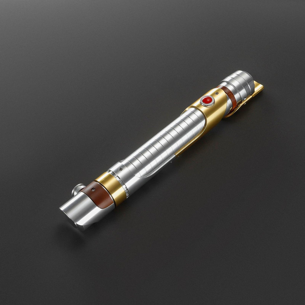 The Pirate Lichtschwert in Silber und Gold – Premium-Hilt mit rotem Knopf