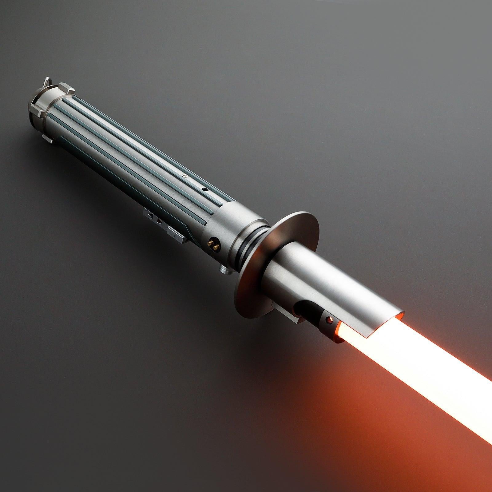 Outlaw Lichtschwert mit silbernem Griff und orangefarbener Klinge – Premium-Design