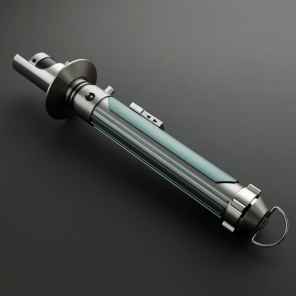 Outlaw Premium Lichtschwert – silberner Griff mit blauen Akzenten und 1 Zoll Klinge