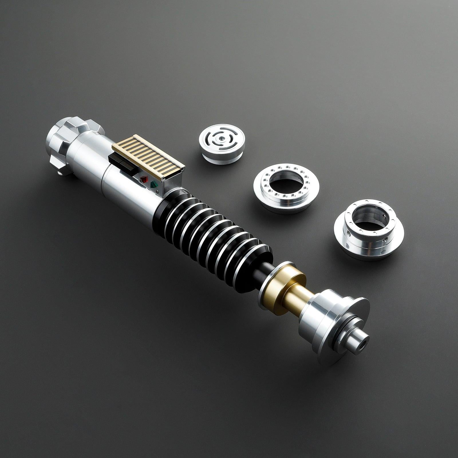 Hero Lichtschwert in Silber und Schwarz – detaillierte Ansicht des Griffs und Zubehörteilen