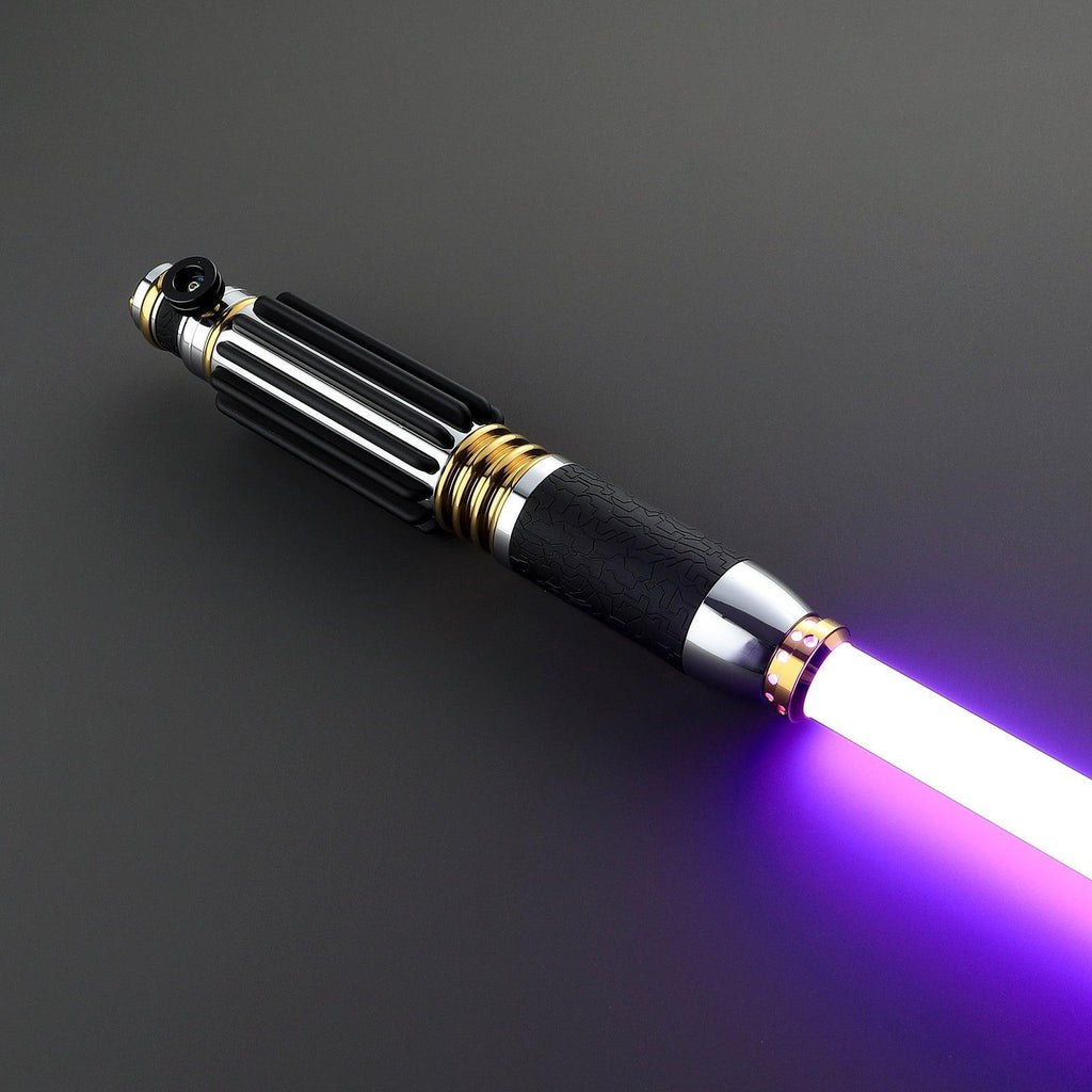 Das Master Lichtschwert in Schwarz-Gold mit lila Klinge – Premium-Design
