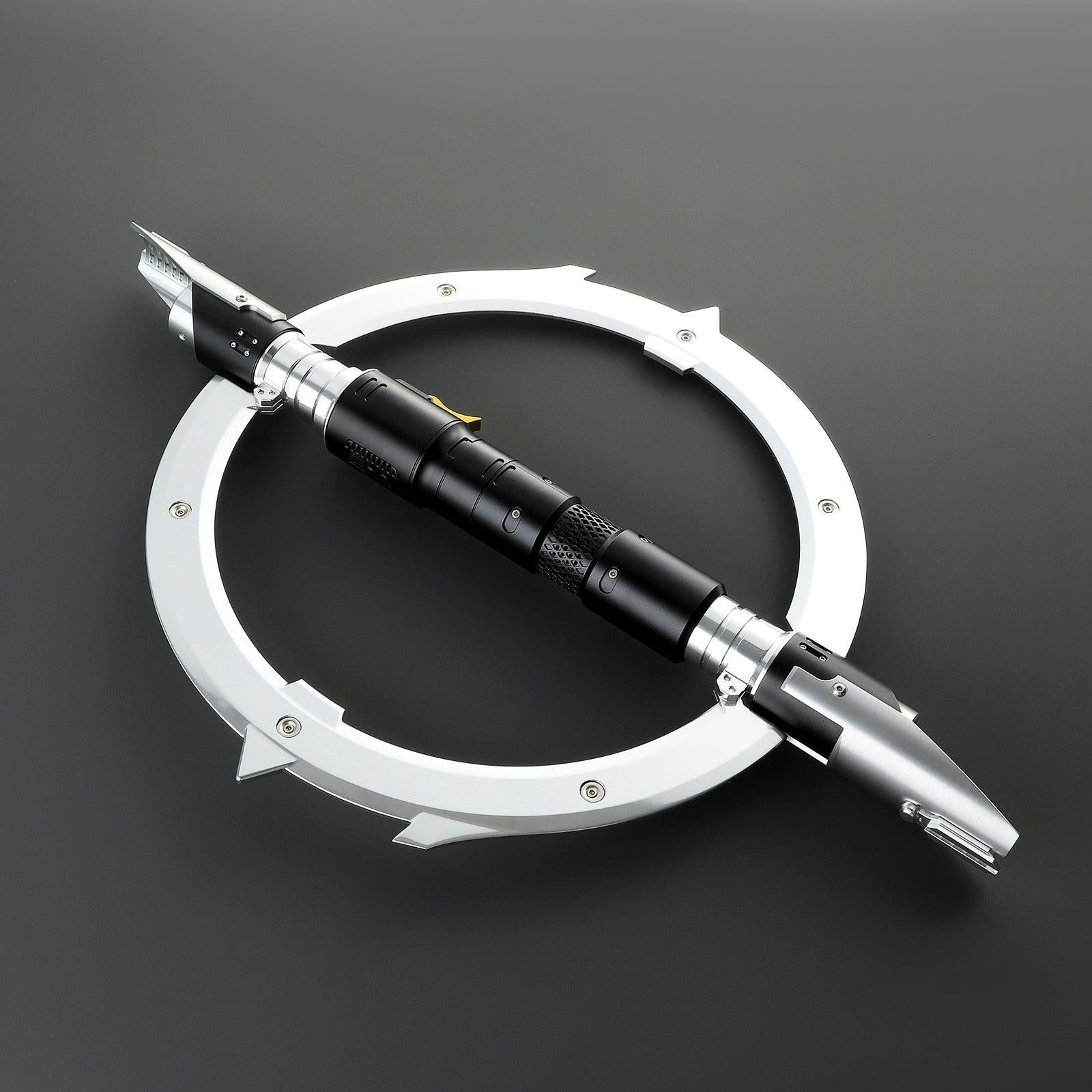 The Hunter Lichtschwert in Schwarz-Silber – markantes Design mit klappbarem Ring