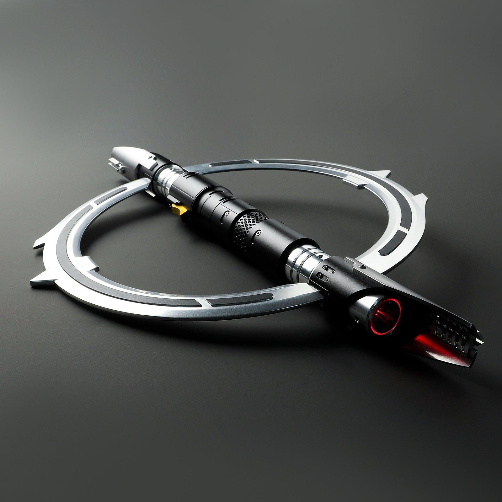 The Hunter Lichtschwert in Schwarz-Silber – markantes Design mit klappbarem Ring und roter Akzentbeleuchtung