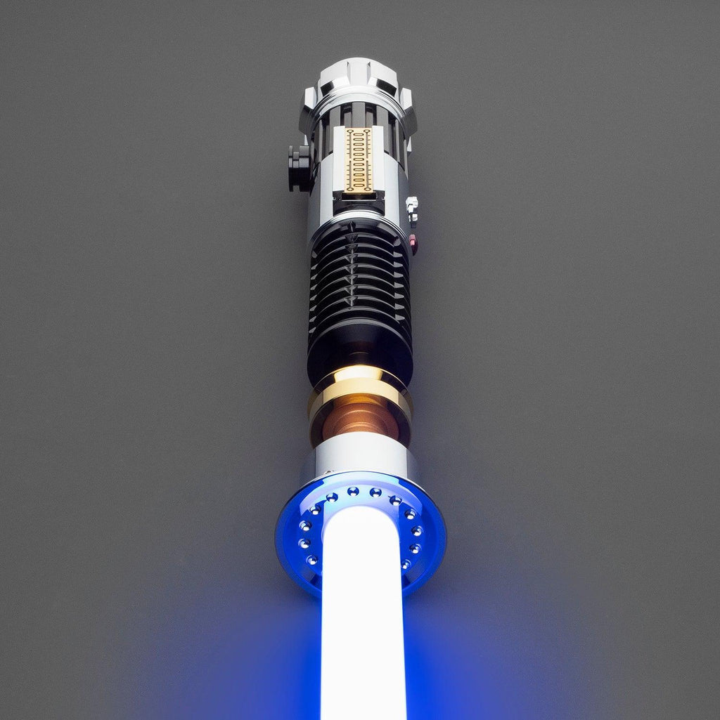 The Negotiator Lichtschwert mit blau leuchtender Klinge und detailliertem silber-schwarzem Griff