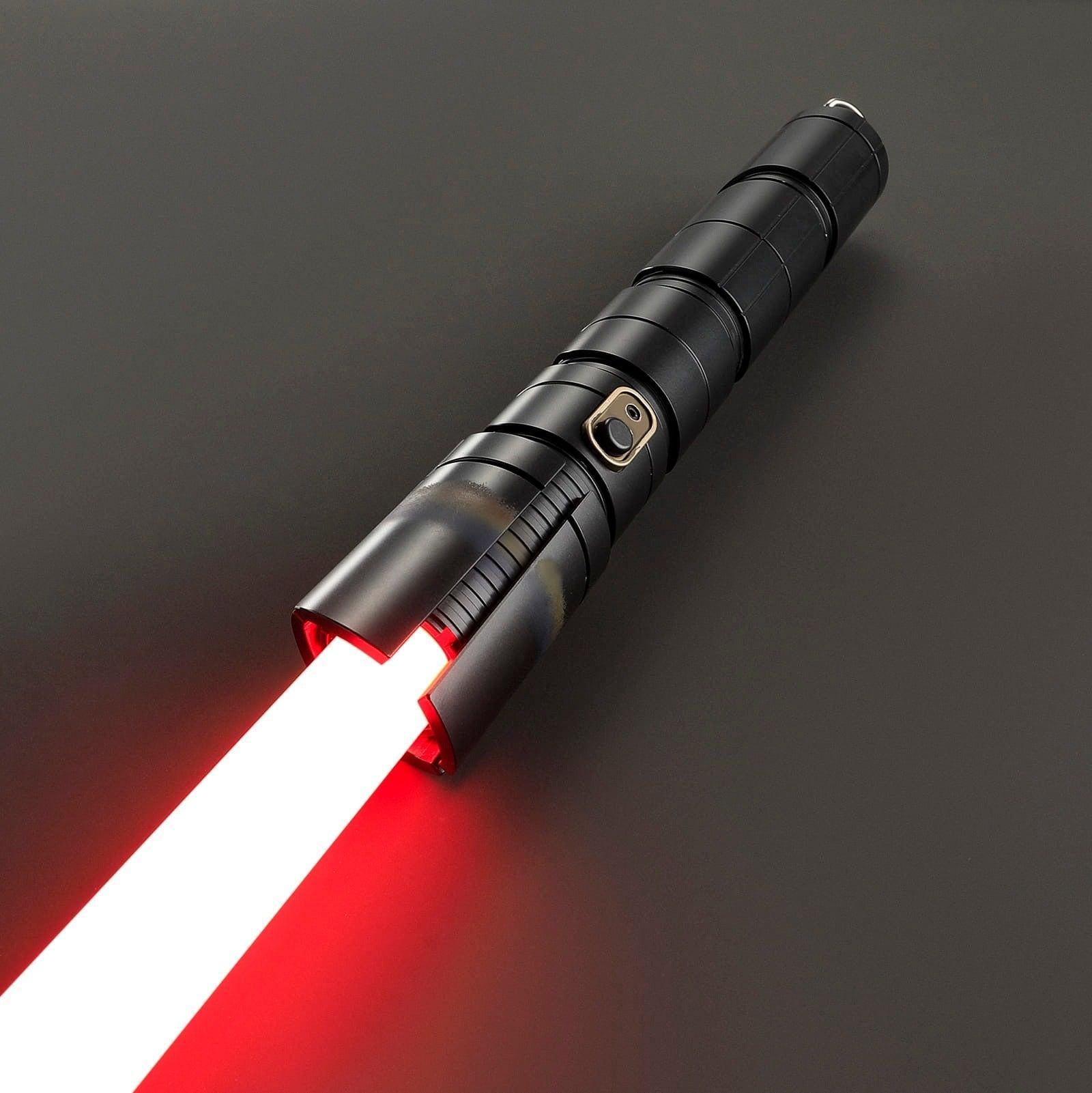 The Stranger Lichtschwert in Schwarz – duellfähiges Premium-Modell mit roter Klinge