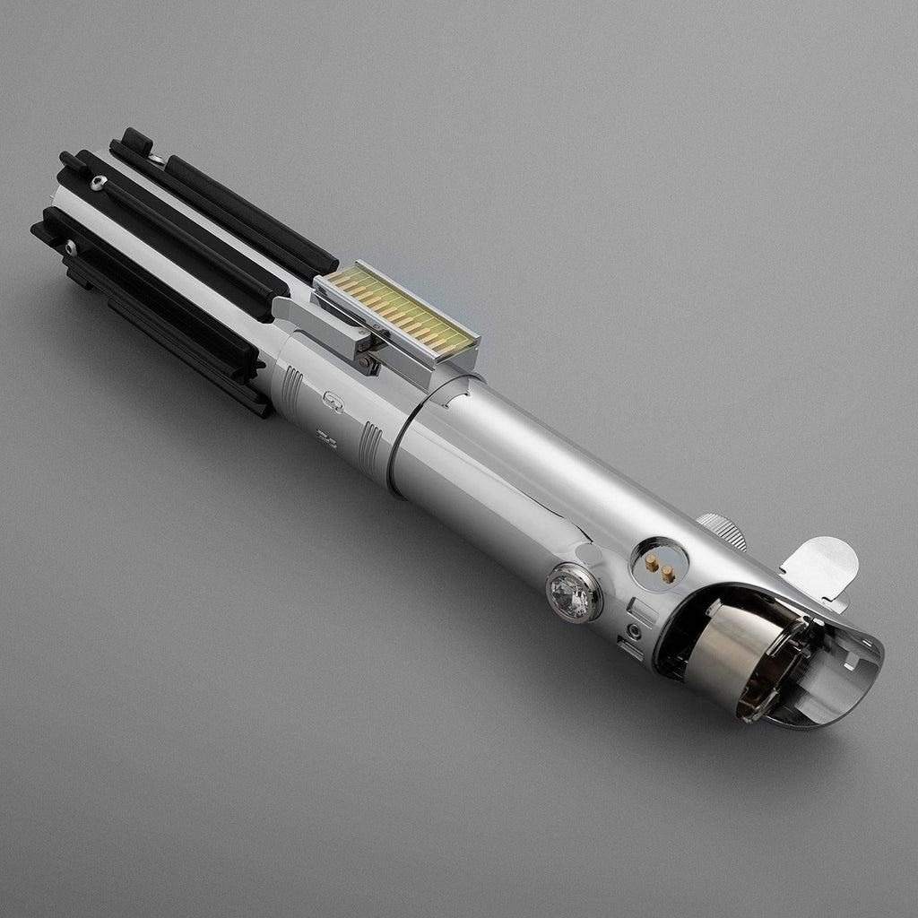 Legacy Lichtschwert in Silber – detailliertes Premium-Modell mit offenem Emitter