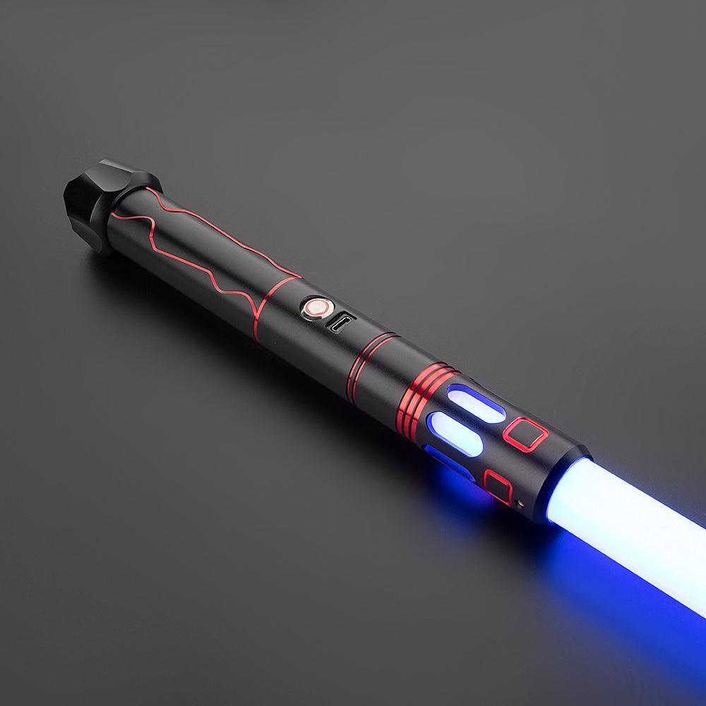 SEA16 Lichtschwert mit roter Verzierung und blauer Klinge – aggressives Premium-Design