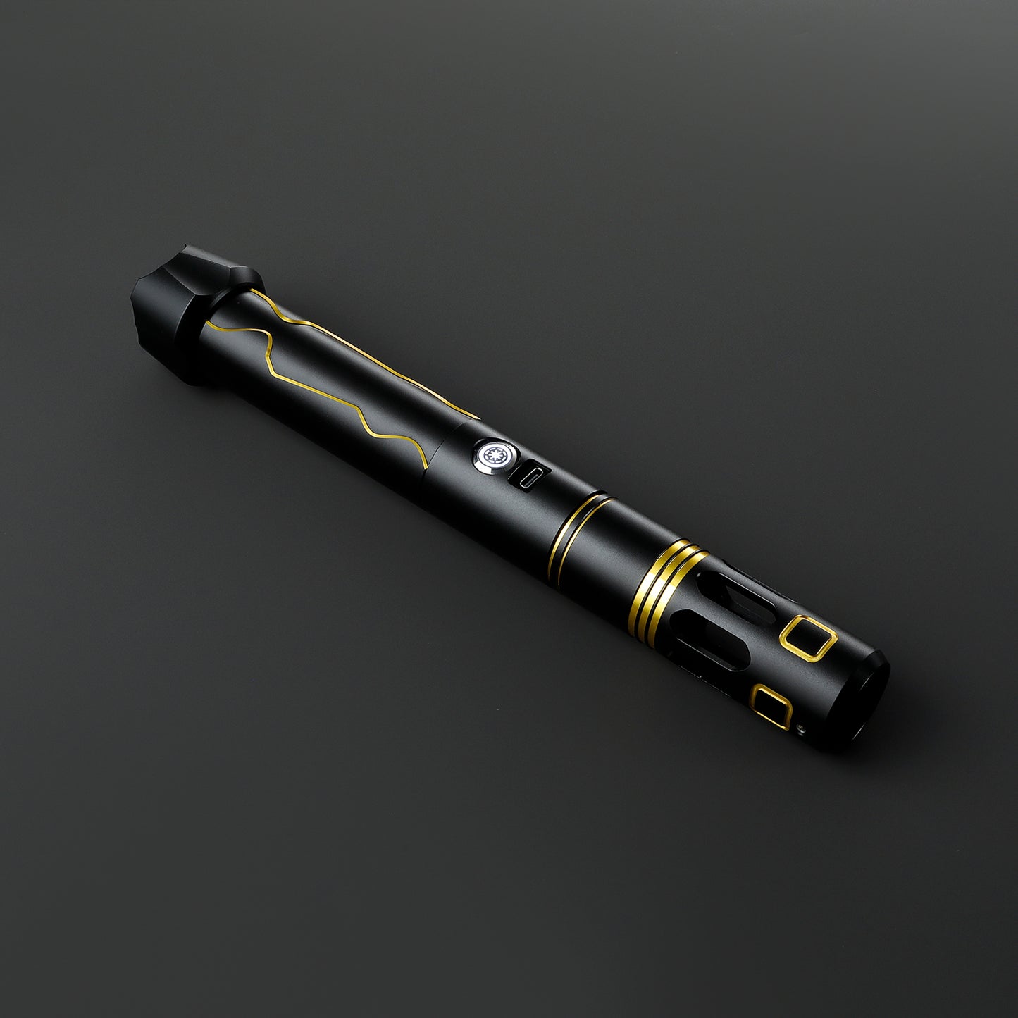 SEA16 schwarz-goldenes Lichtschwert zum Kämpfen
