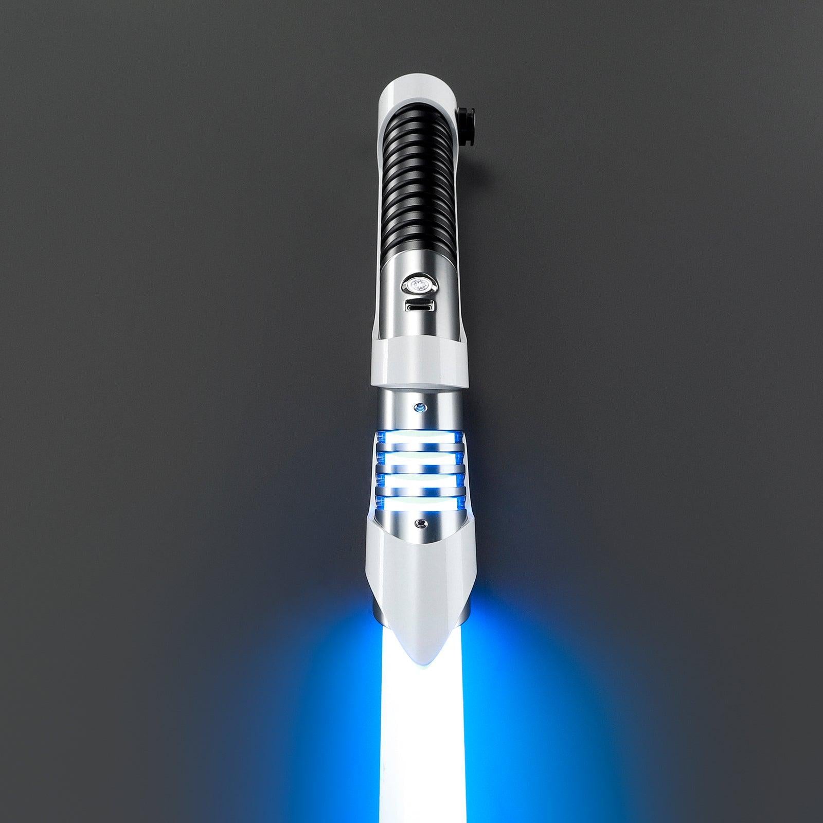 SEA38 Lichtschwert in Weiß, Grau und Schwarz – langer Griff mit blauen Emitter-Windows