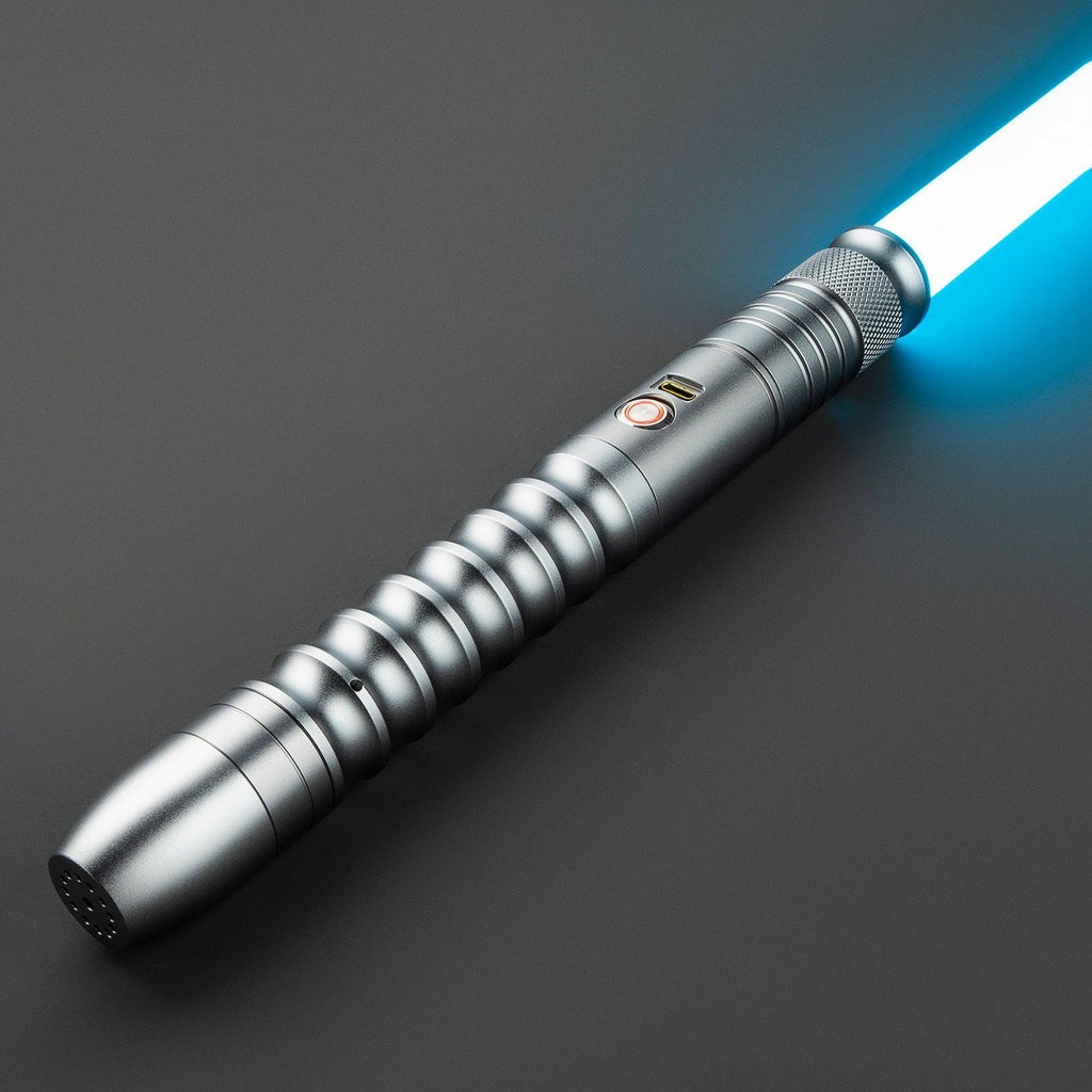 SL04 Lichtschwert in Silber – schlankes, funktionales Design mit blau leuchtender Klinge