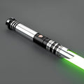 SL05 Lichtschwert in Silber – futuristisches Design mit gerillter Griffzone und grünem Licht