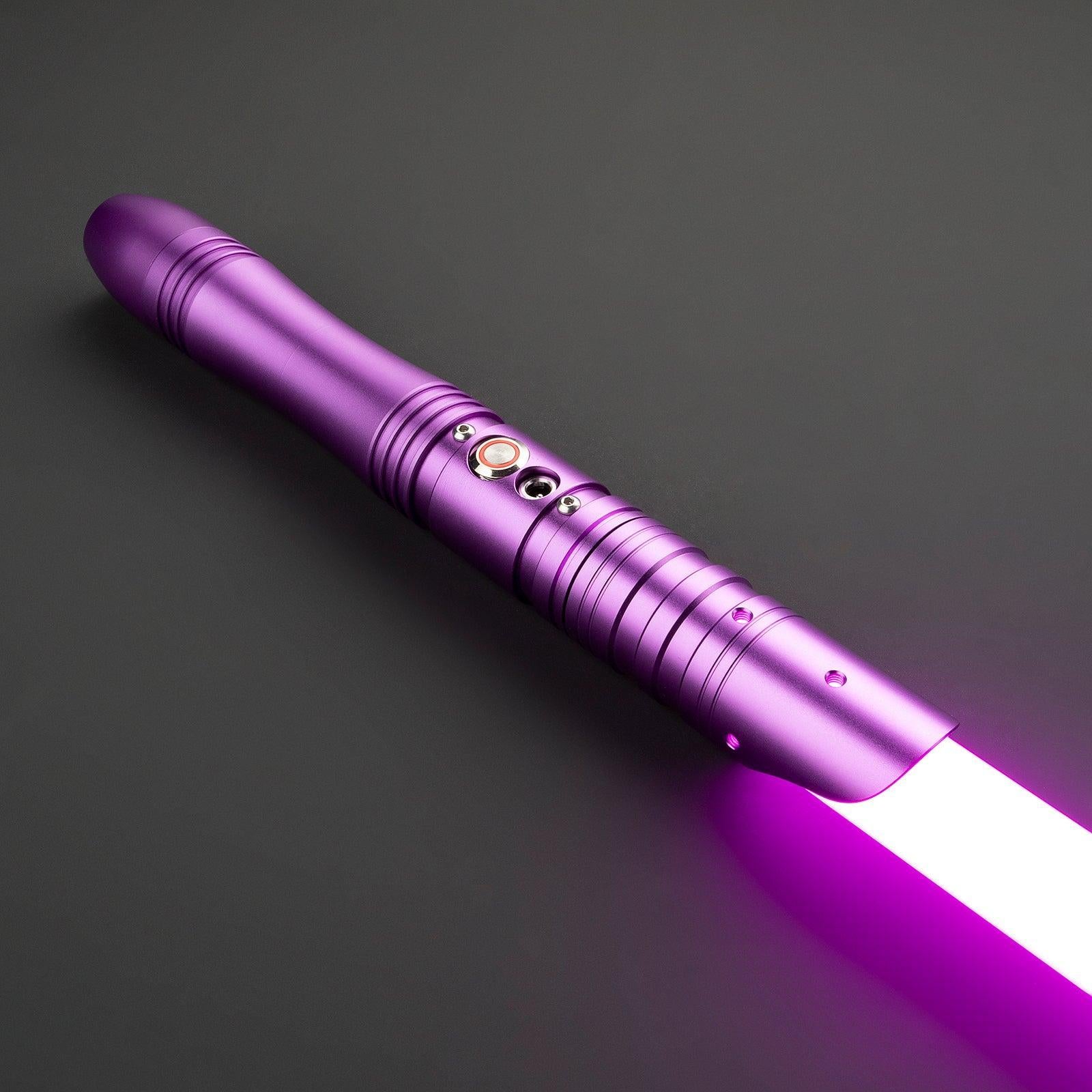 SL06 Lichtschwert in Lila – aggressives Design mit abgeschrägtem Emitter und konischem Griff