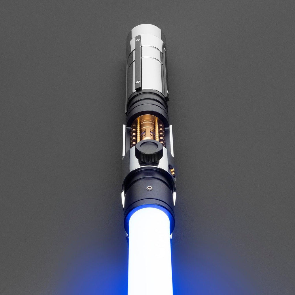 Das Apprentice Lichtschwert in Silber und Schwarz – Premium-Modell mit blauer Klinge