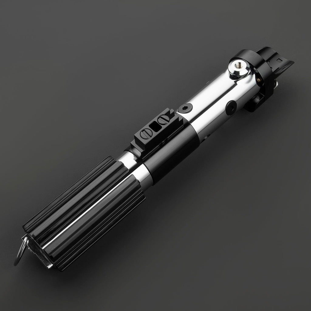 Redeemed Lichtschwert – silber-schwarzer Griff mit geriffelten Details, Premium-Design