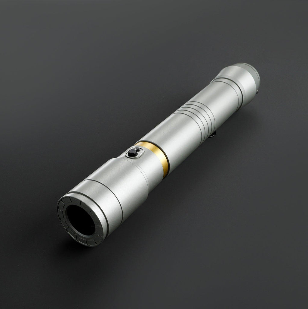 Wayseer Lichtschwert in Silber – schlankes Premium-Design mit goldenem Akzent
