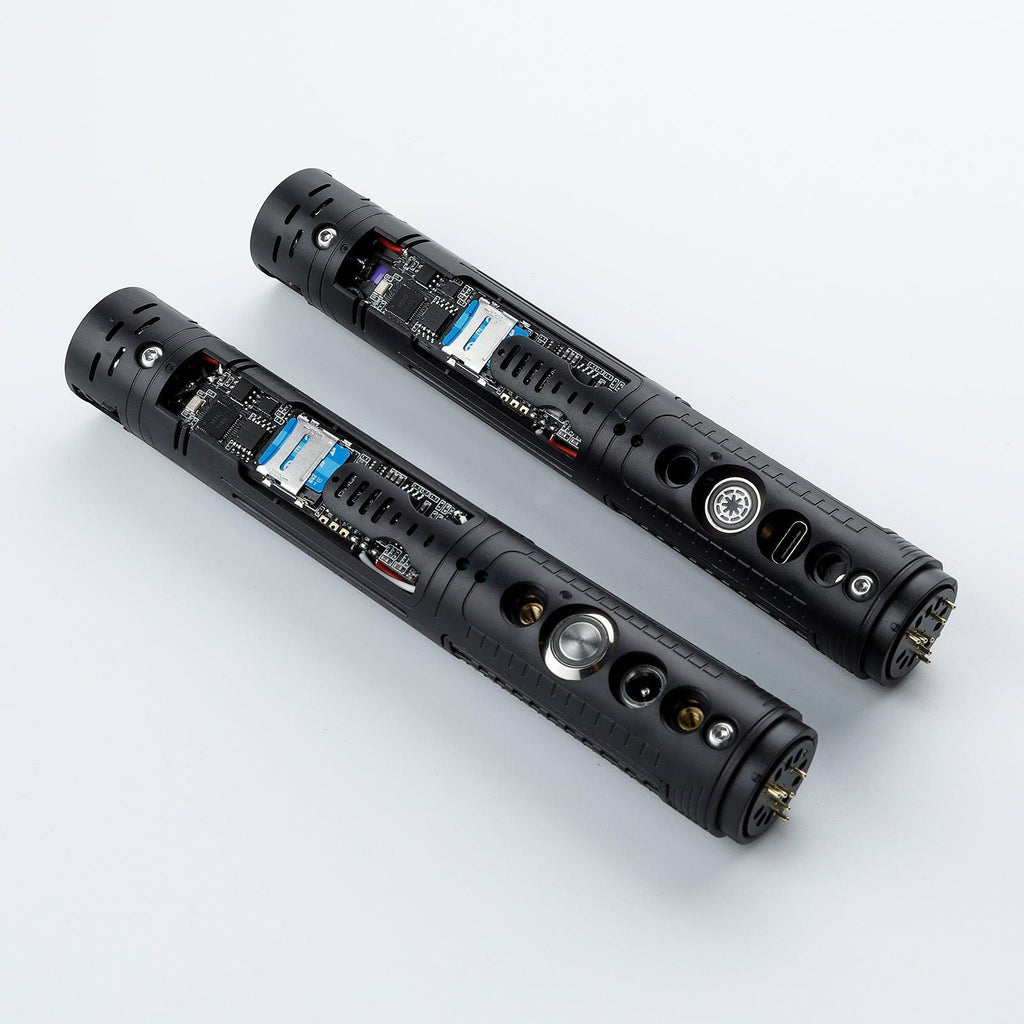 Zwei schwarze XenoV3-Pixel Kit Cores mit sichtbarem Pixel Board und Neopixelklinge